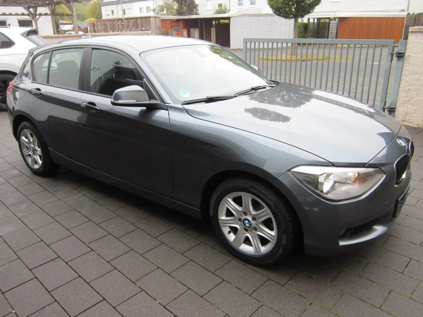 BMW 118 d*Klimaauto*SH*Alu*PDC*Tempo*erst83 TKM* Grau - 2