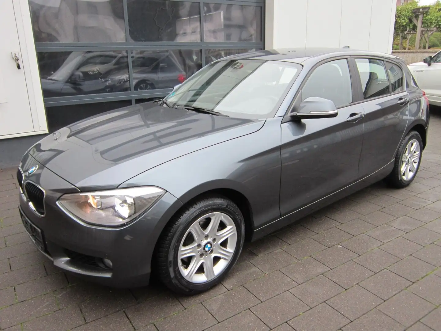 BMW 118 d*Klimaauto*SH*Alu*PDC*Tempo*erst83 TKM* Grau - 1