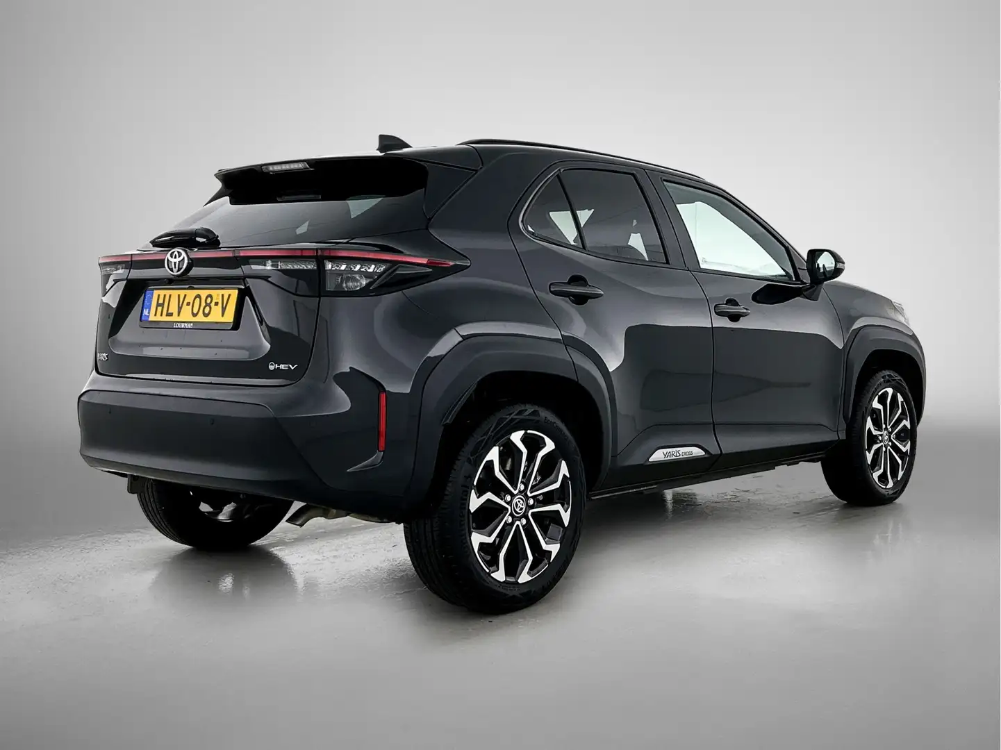 Toyota Yaris Cross 1.5 Hybrid 115 First Edition | Stoel -/ Stuurwielv Zwart - 2