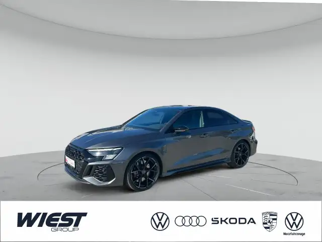 Audi RS3 RS3 Limousine LEDER/MATRIX/360°VIEW/PANO/CARBON/