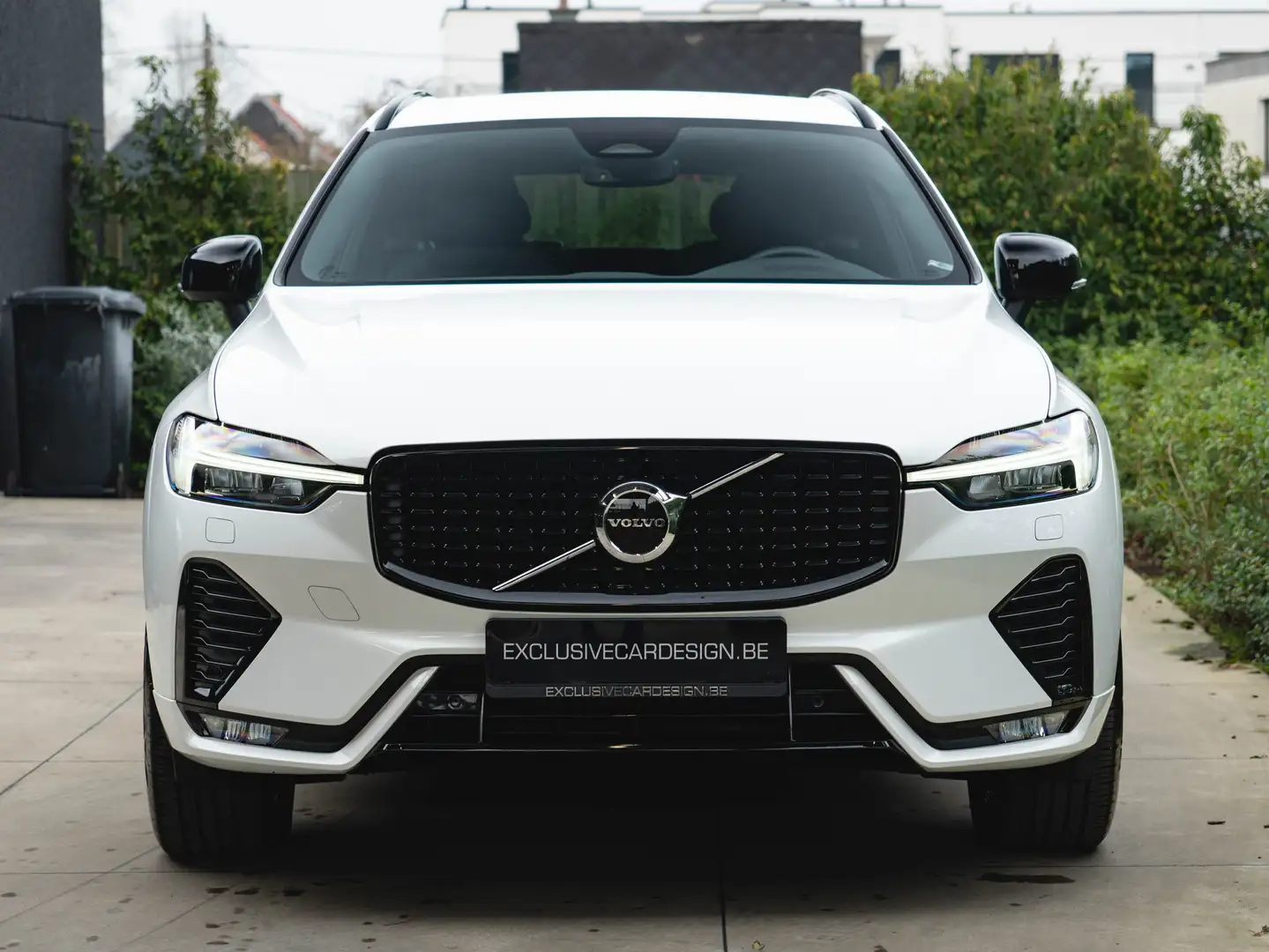 Volvo XC60 2.0 B4 MHEV Core Sportpack Wit - 2