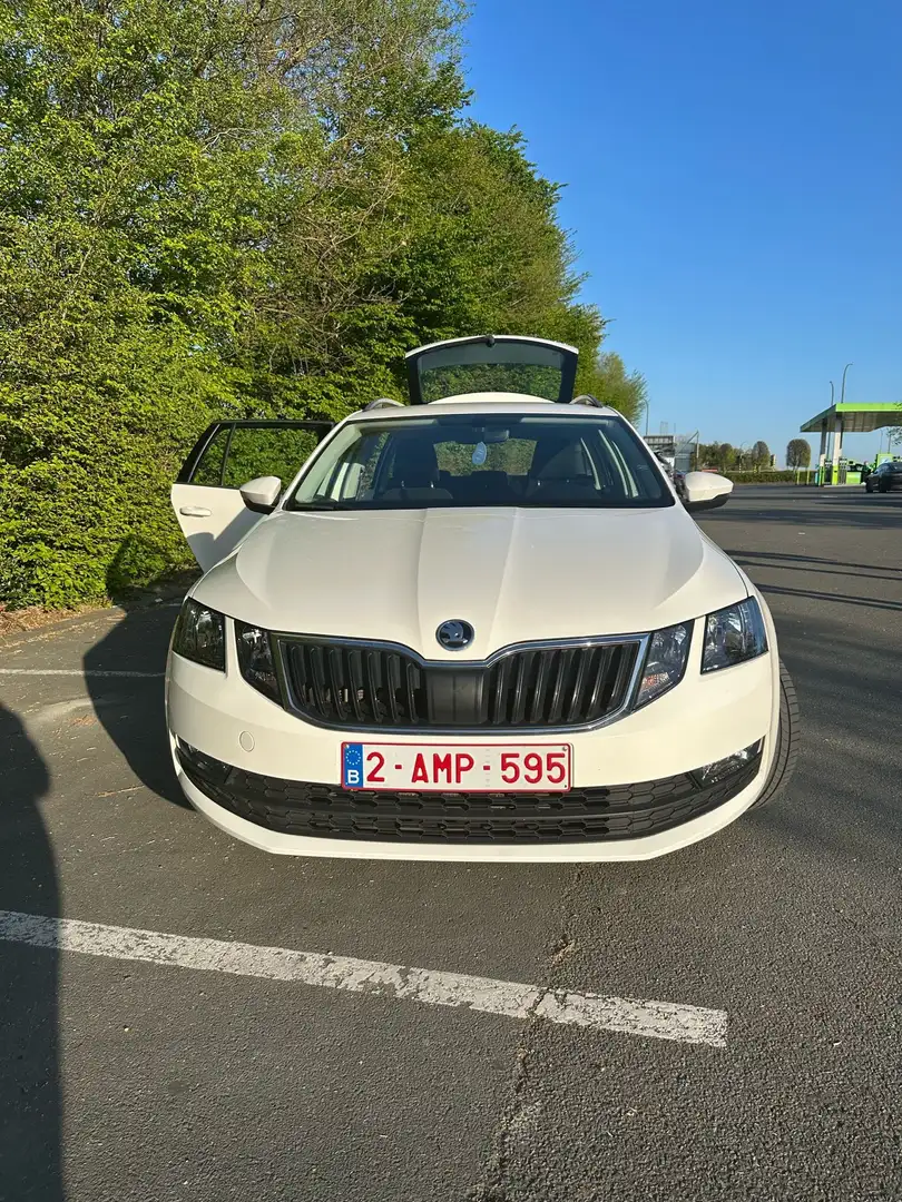 Skoda Octavia SW 1.5 TSI G-TEC Style DSG - 2