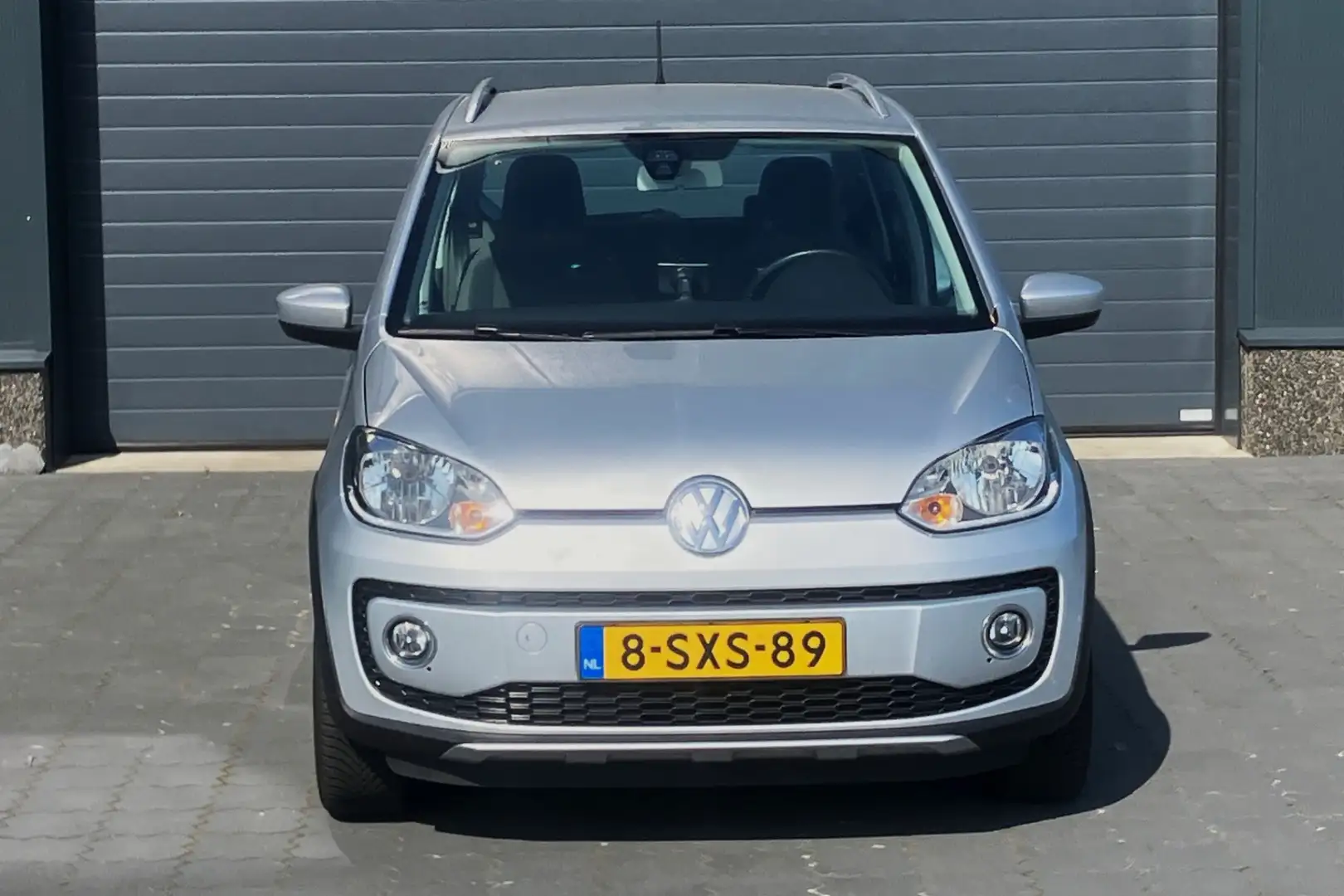 Volkswagen up! 1.0 cross up! PDC CRUISE 16" NAVI NL-auto! Grigio - 2
