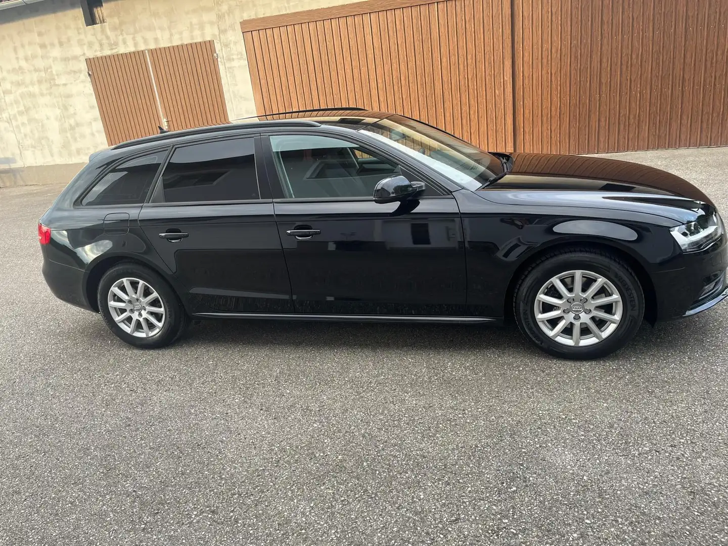 Audi A4 A4 Avant 2,0 TDI Aut. Schwarz - 2
