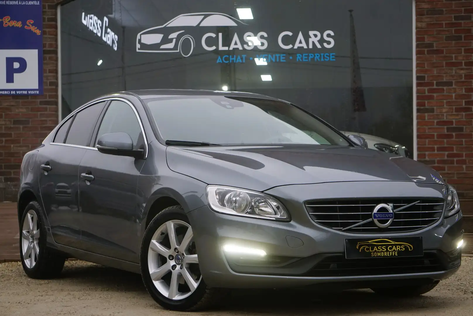 Volvo S60 1.5 T3 Momentum Boite AUTO Navi Clim Radars Carnet Szürke - 2