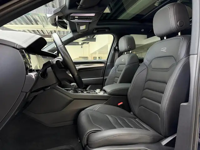 Volkswagen Touareg view 12