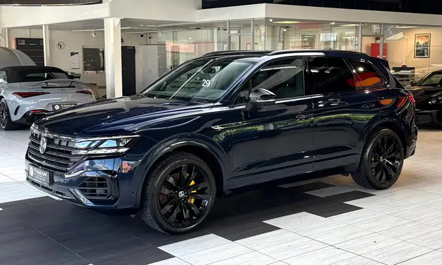 Volkswagen Touareg view 2