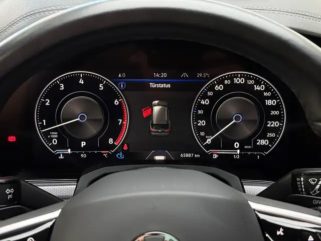 Volkswagen Touareg view 15