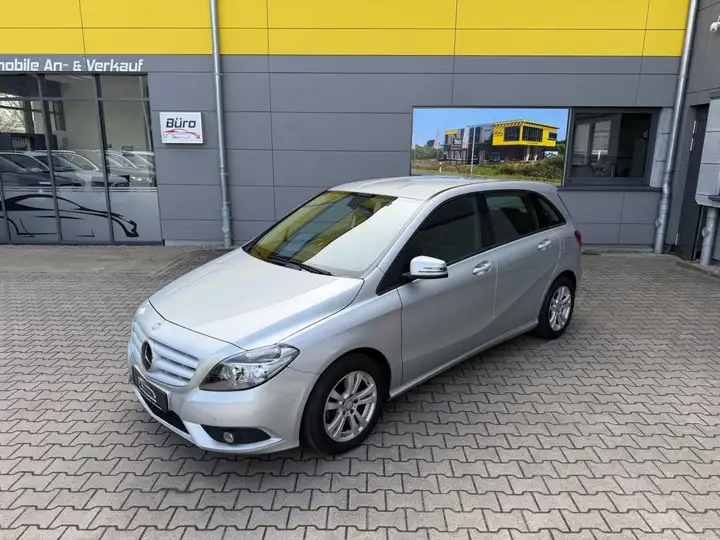 Mercedes-Benz B 180 CDI/PTS/NAVIGATION/EU 6/SITZHEIZUNG/