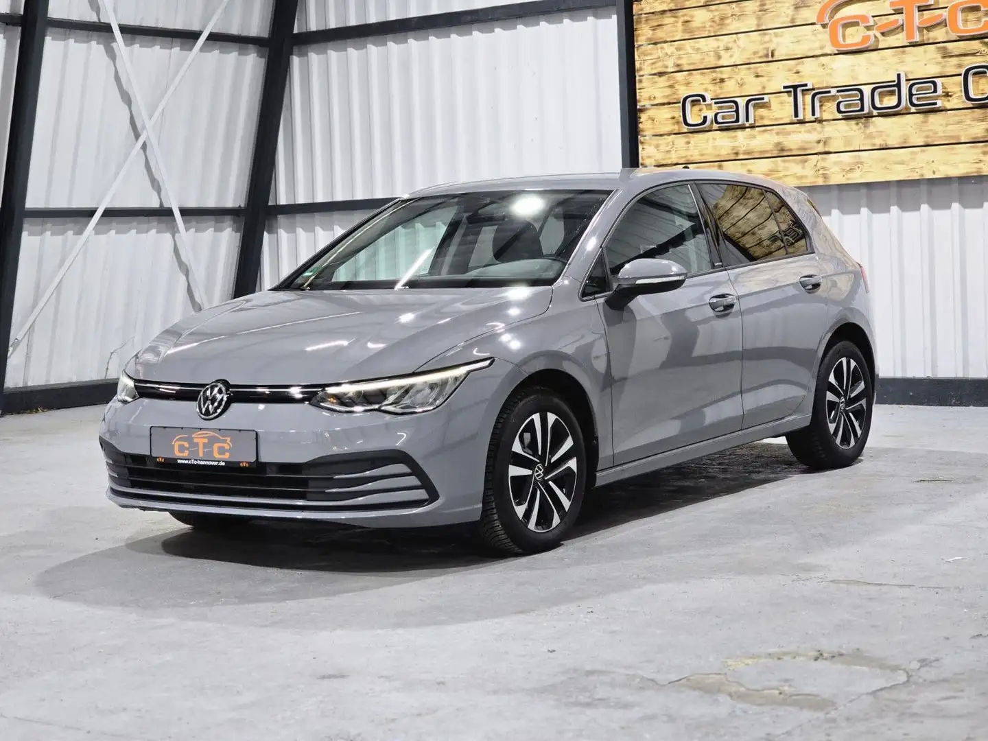 Volkswagen Golf 8 United/Navi/LED/HarmanKardon/TÜV-NEU Gris - 1