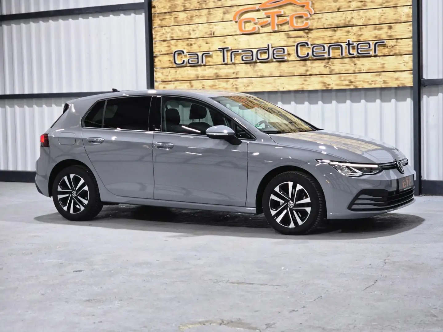 Volkswagen Golf 8 United/Navi/LED/HarmanKardon/TÜV-NEU Gris - 2