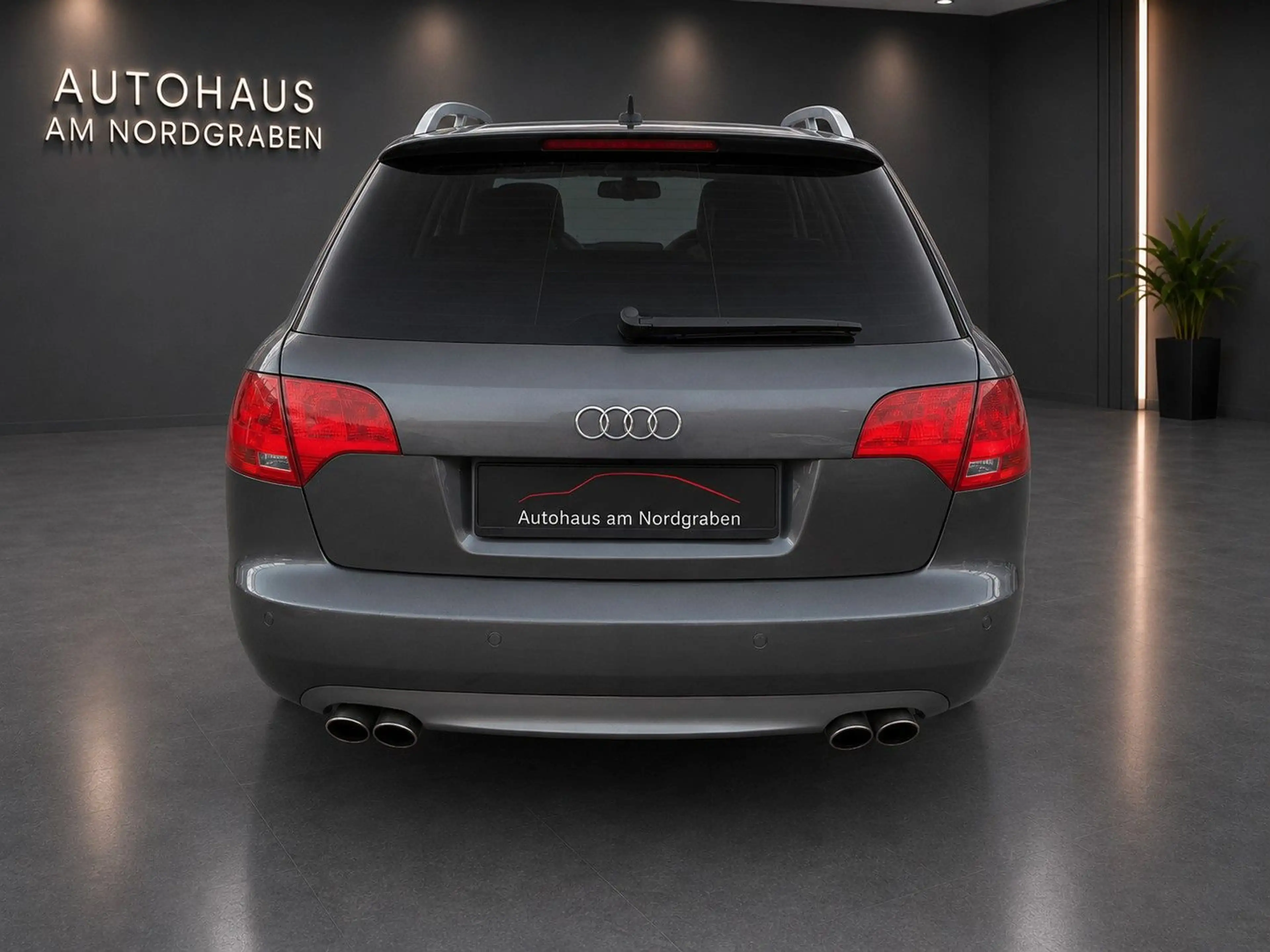 Audi S4 Avant 4.2 quattro — photo 2