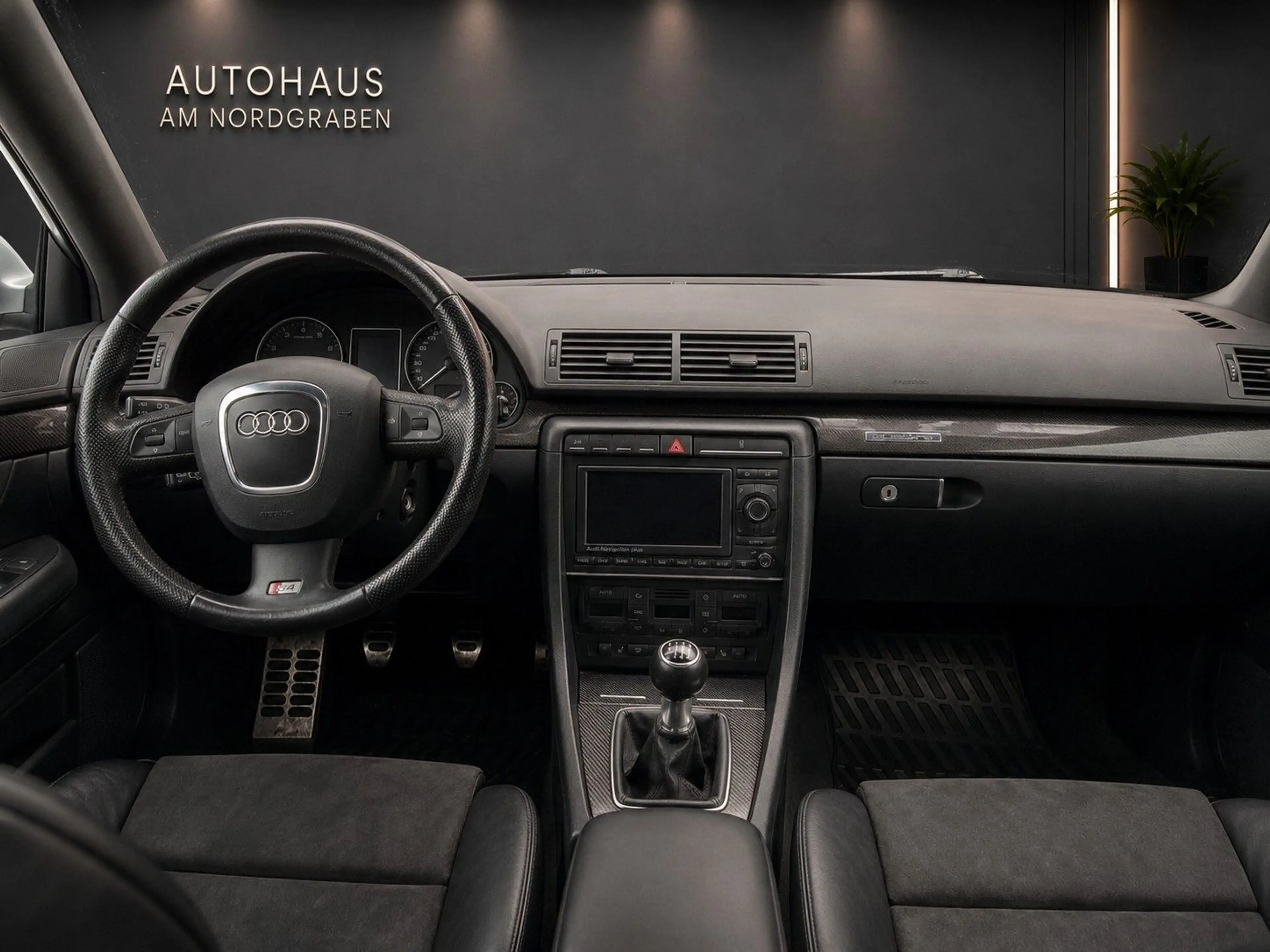 Audi S4 Avant 4.2 quattro — photo 9
