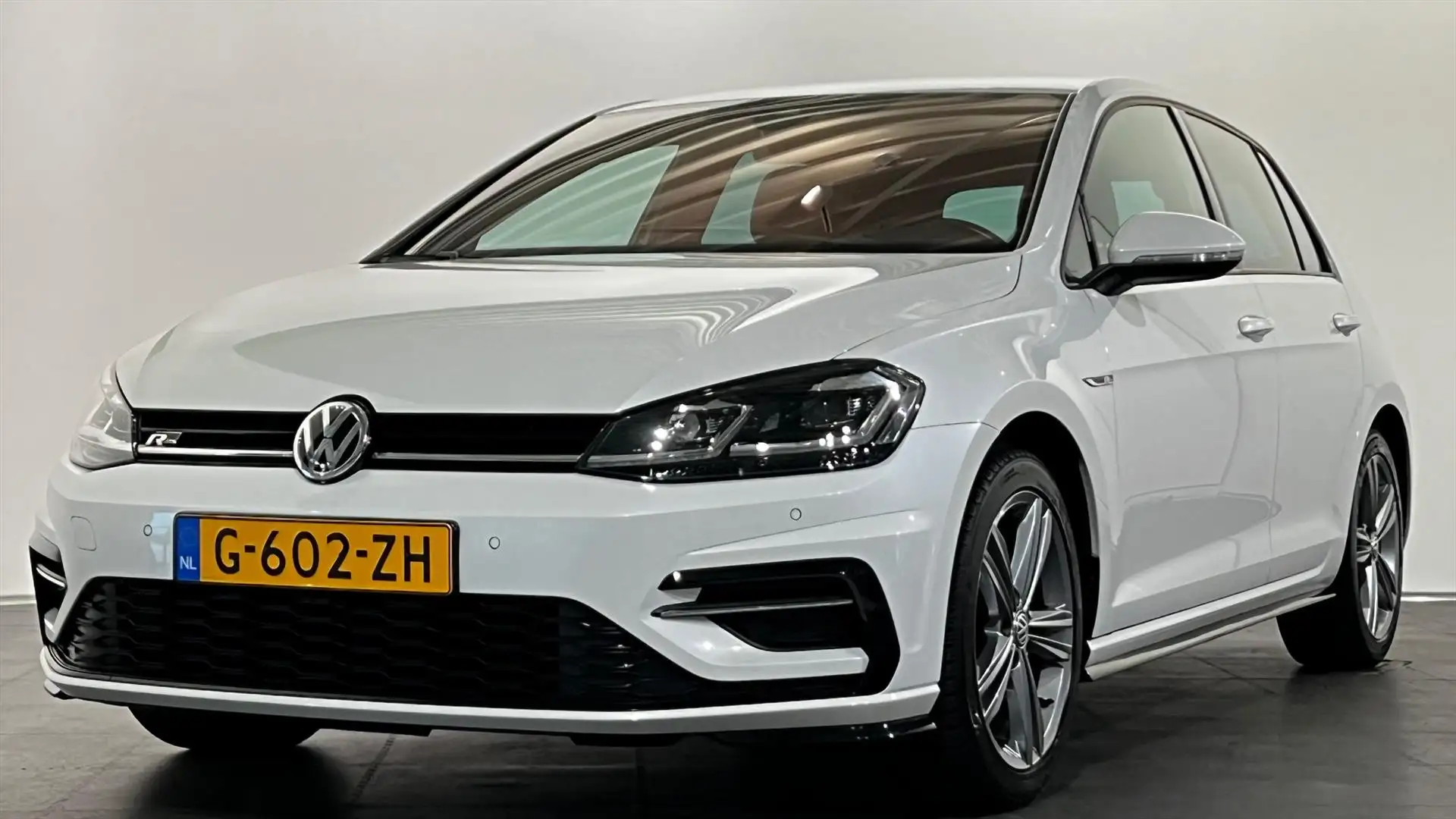 Volkswagen Golf Vii 1.5 TSI 150pk 7-DSG Highline Business R Wit - 2