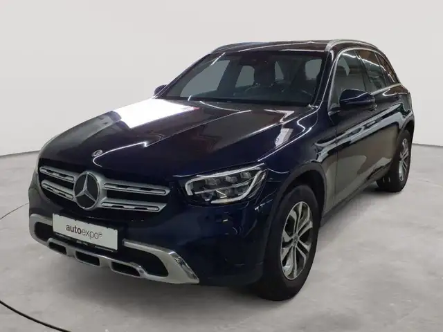 Mercedes-Benz GLC view 2