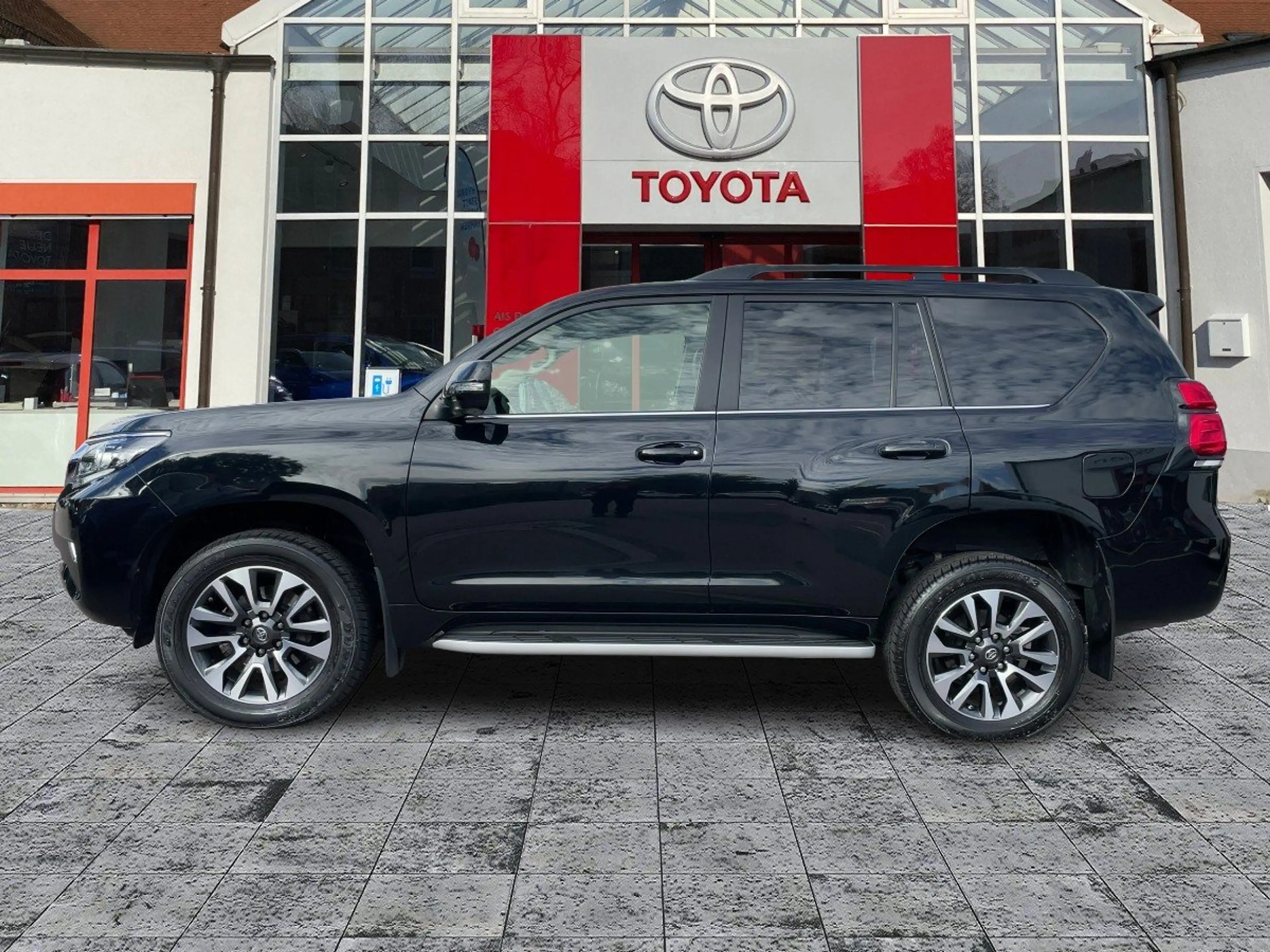 Toyota Land Cruiser 2.8 D4-D Executive 4xSHZ+AUT+Kam. — photo 5