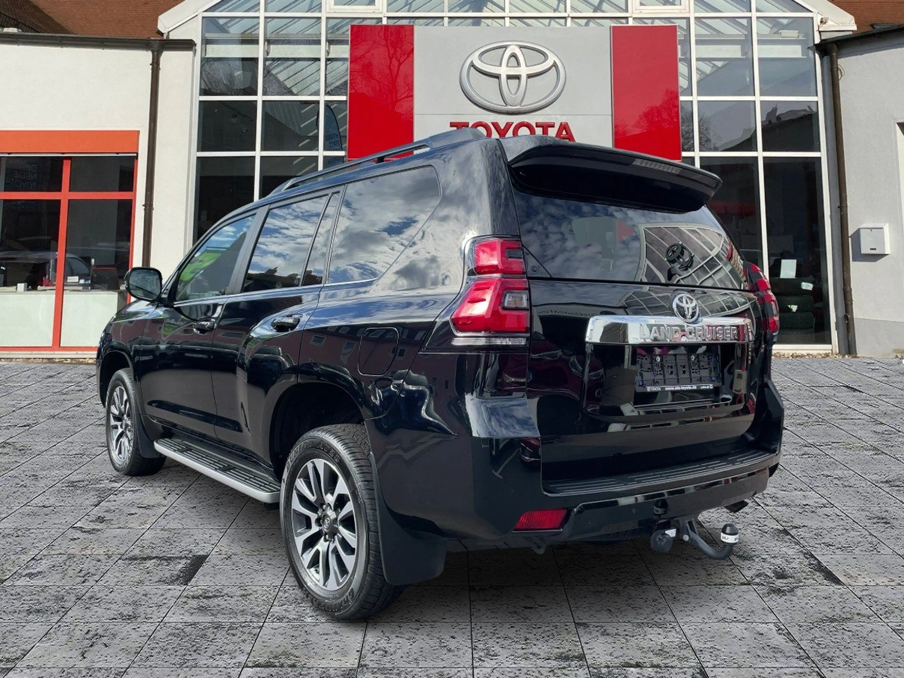 Toyota Land Cruiser 2.8 D4-D Executive 4xSHZ+AUT+Kam. — photo 6