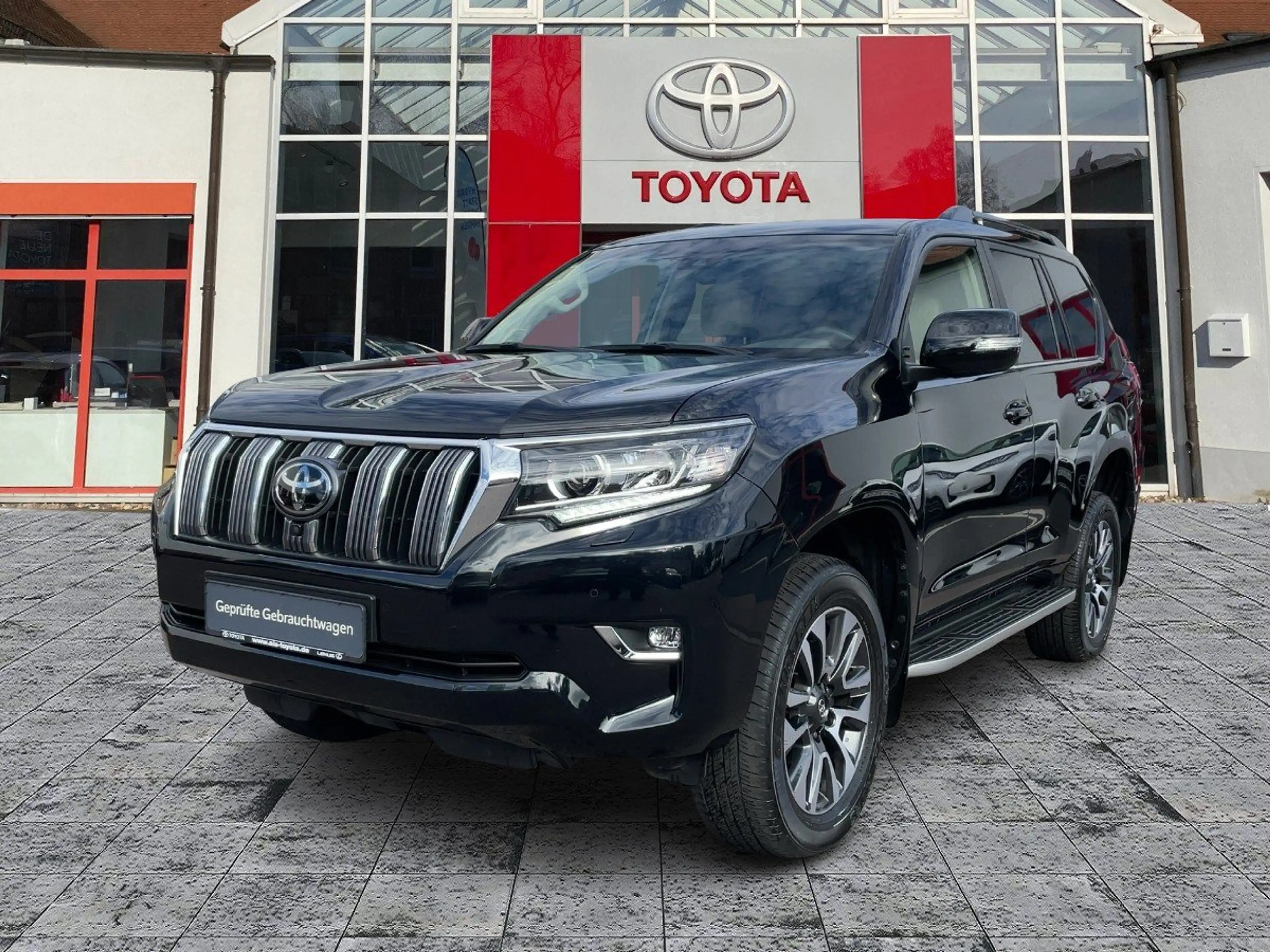 Toyota Land Cruiser 2.8 D4-D Executive 4xSHZ+AUT+Kam. — photo 2