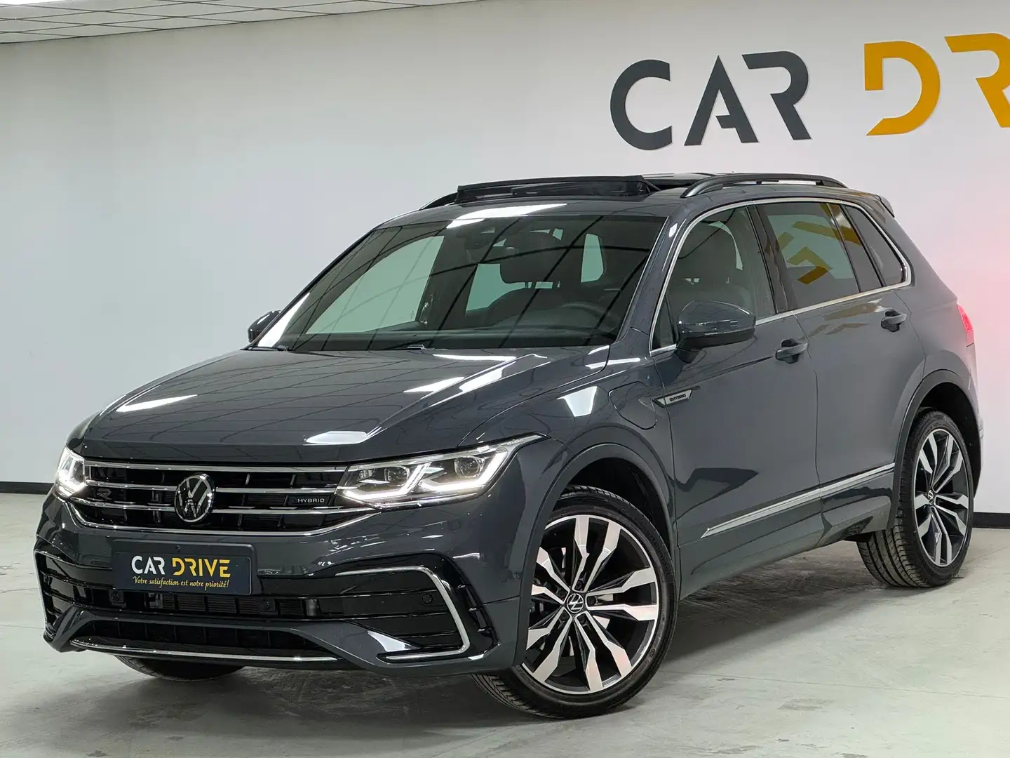 Volkswagen Tiguan eHybrid 1.4 R-Line 2024 //3500KM// PANO EXT NEUVE Gris - 1