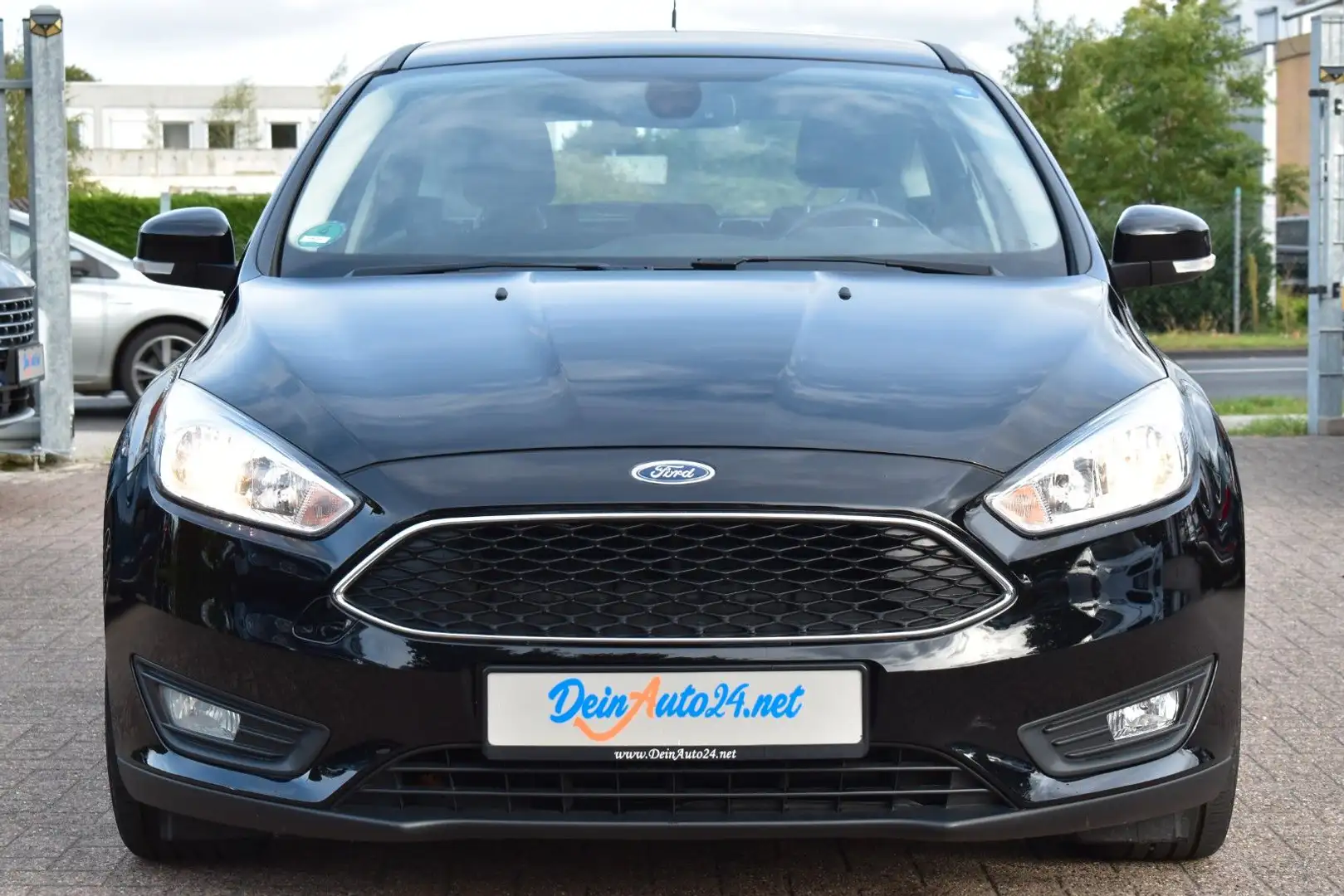 Ford Focus Lim. Trend 2.Hand|Euro 6|Si-Hzg|PDC|Klima Noir - 2