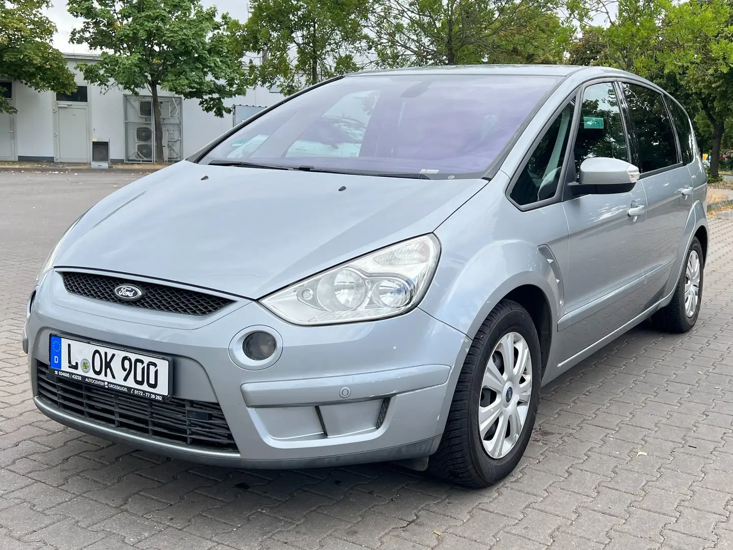 Ford Galaxy Galaxy Diesel 2.0 TDCi DPF Trend Silber - 2