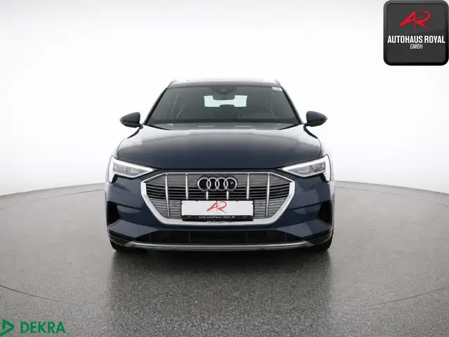 Audi E-Tron view 8