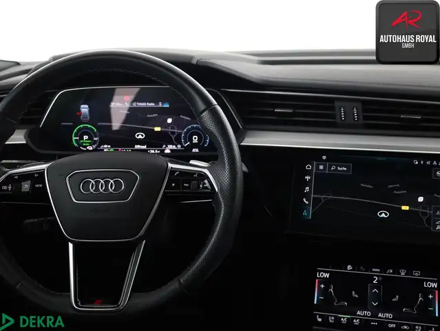 Audi E-Tron view 18