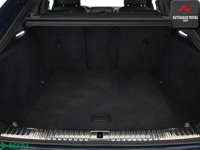 Audi E-Tron view 14