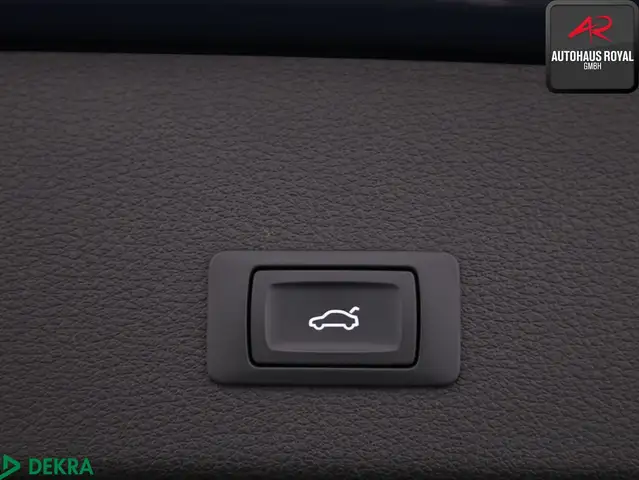 Audi E-Tron view 25