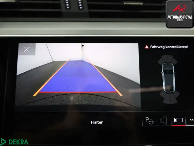 Audi E-Tron view 21
