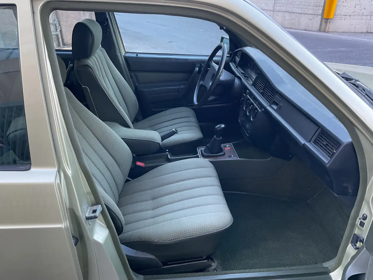Mercedes-Benz 190 E, foto 9