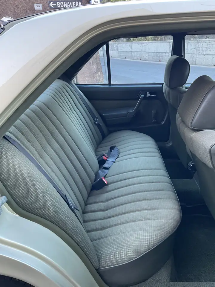 Mercedes-Benz 190 E, foto 12