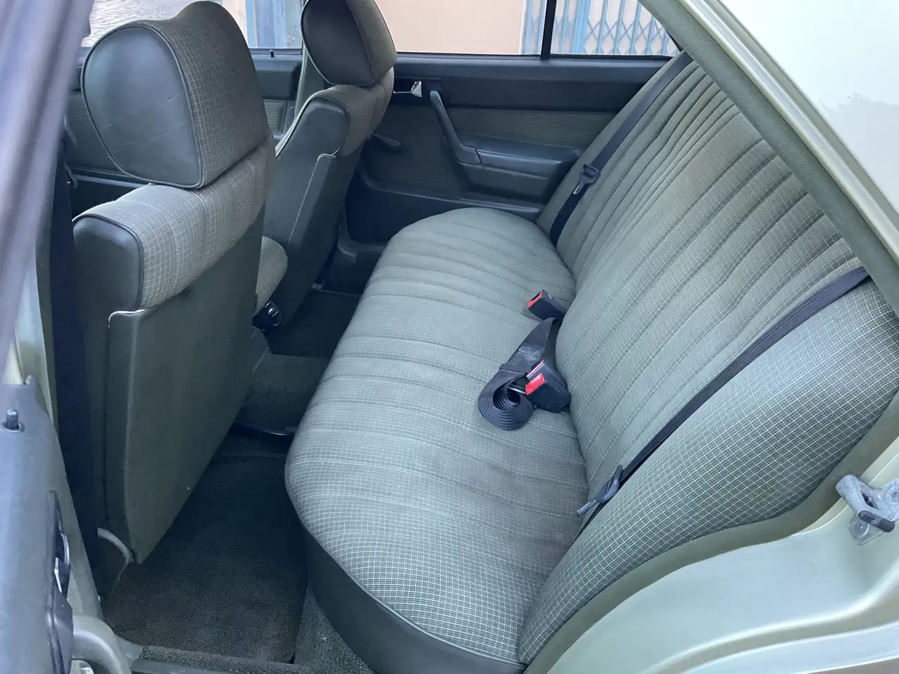 Mercedes-Benz 190 E, foto 11