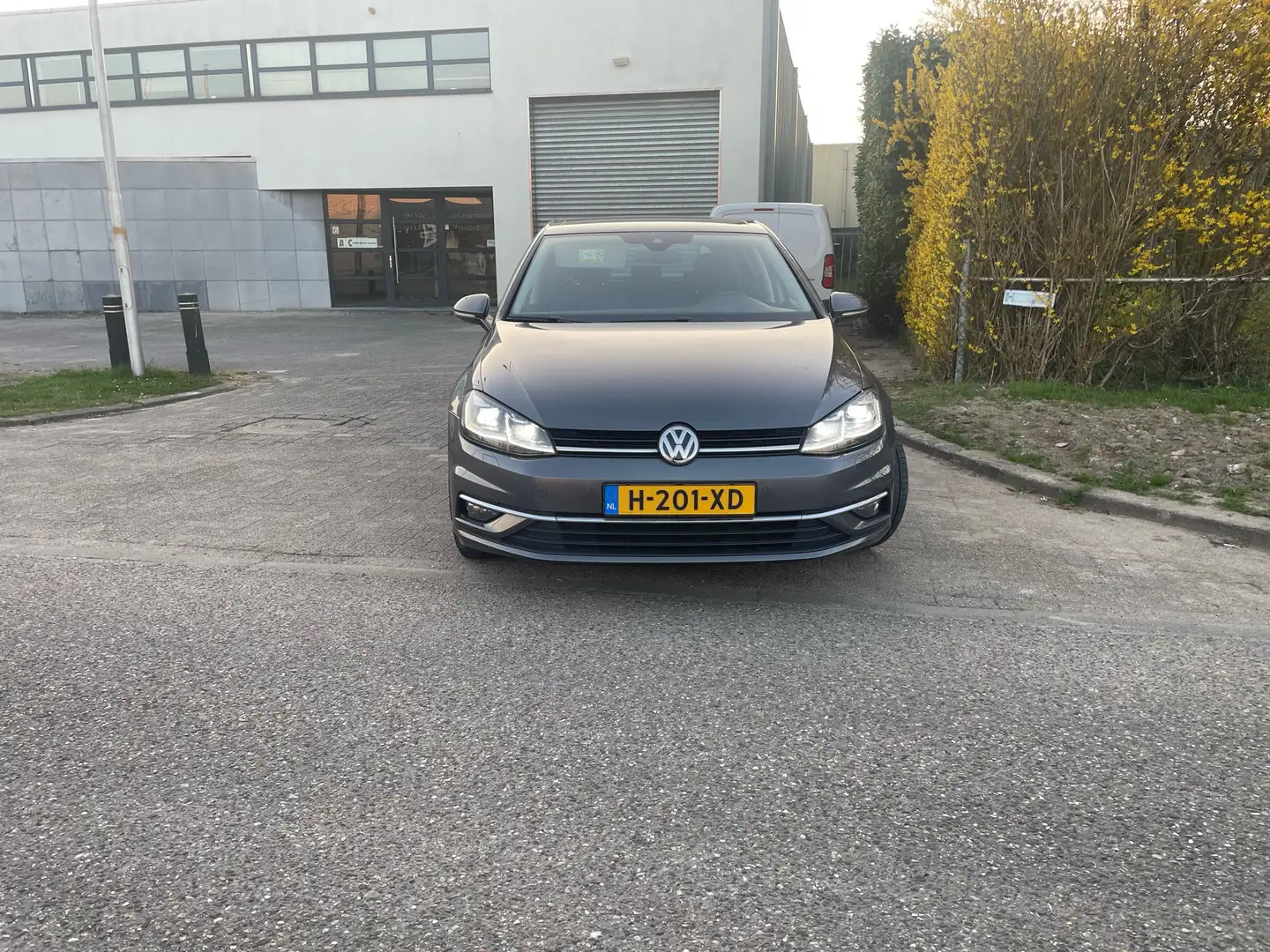 Volkswagen Golf 2.0 TDI HL Bns R Grijs - 1