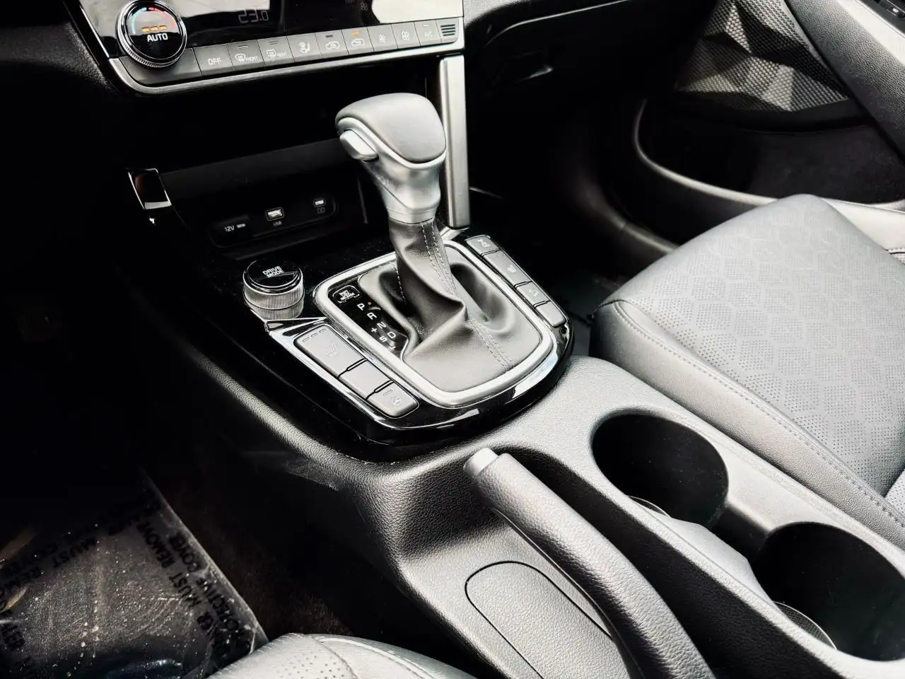 Kia Seltos снимка Kia Seltos