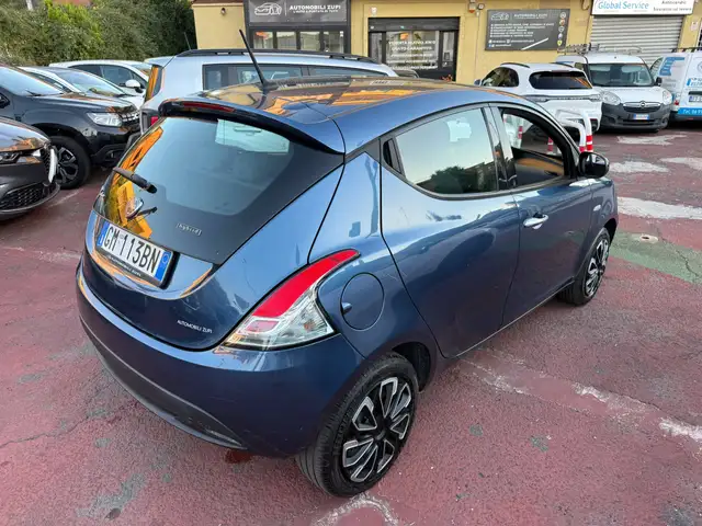 Lancia Ypsilon view 6