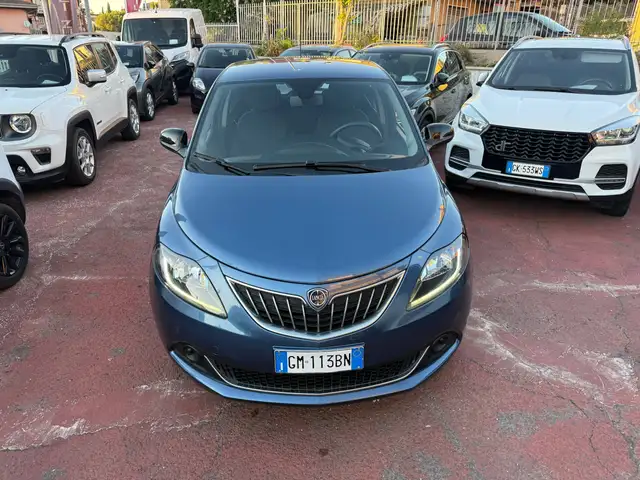 Lancia Ypsilon view 3
