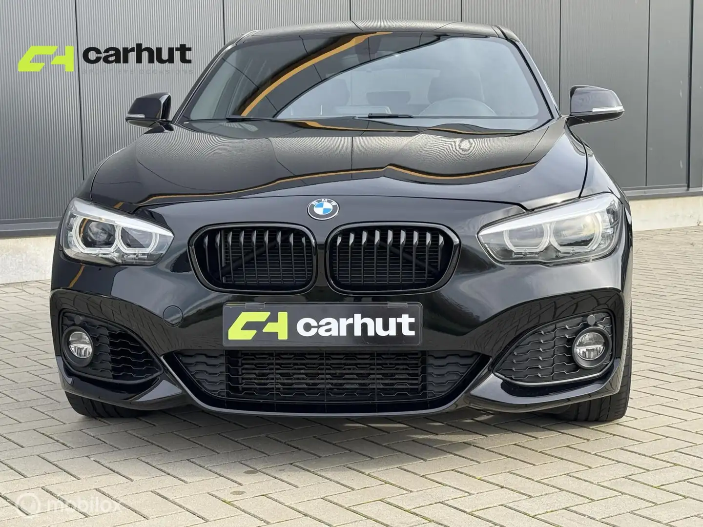 BMW 118 1-serie 118i M Sport, Leer, 18 inch LM, NL auto me Zwart - 2