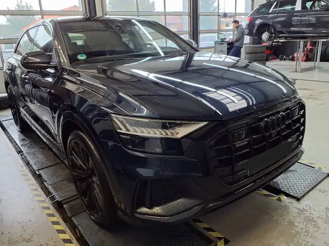 Audi Q8 50 TDI quattro S line Matrix HUD AHK