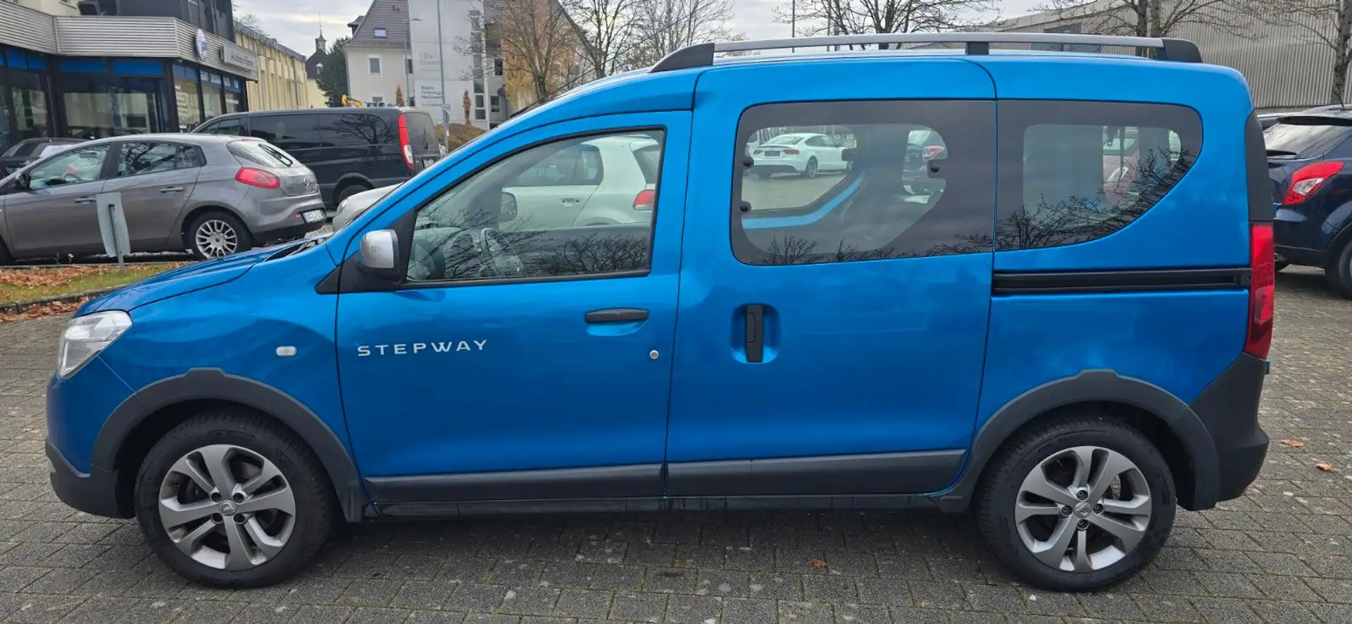 Dacia Dokker Stepway TCe 115 - Navi-PDC - Neu Tüv Blau - 2