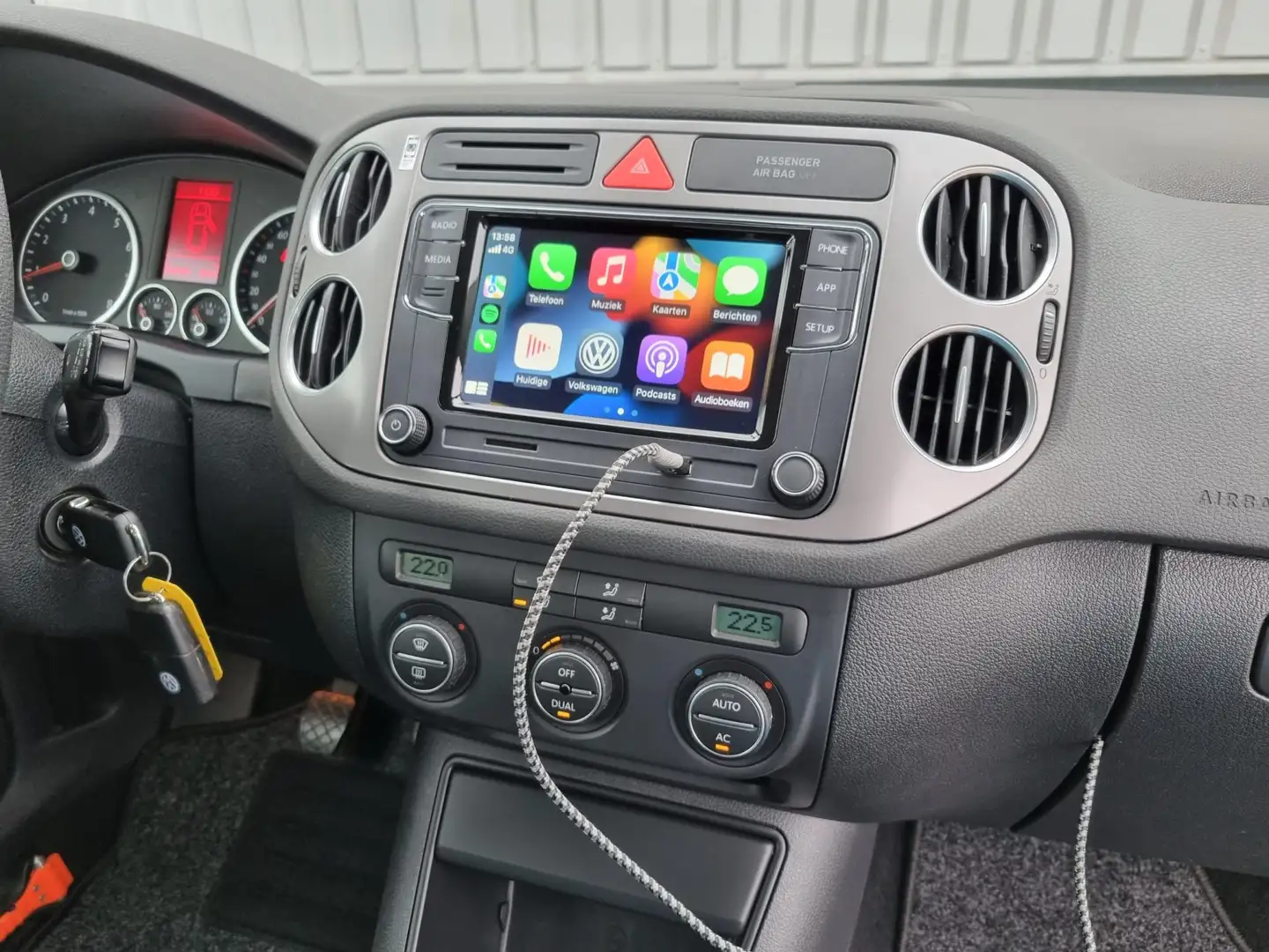 Volkswagen Tiguan 1.4 TSI Sport&Style 4Motion 1e EIGENAAR Zwart - 2