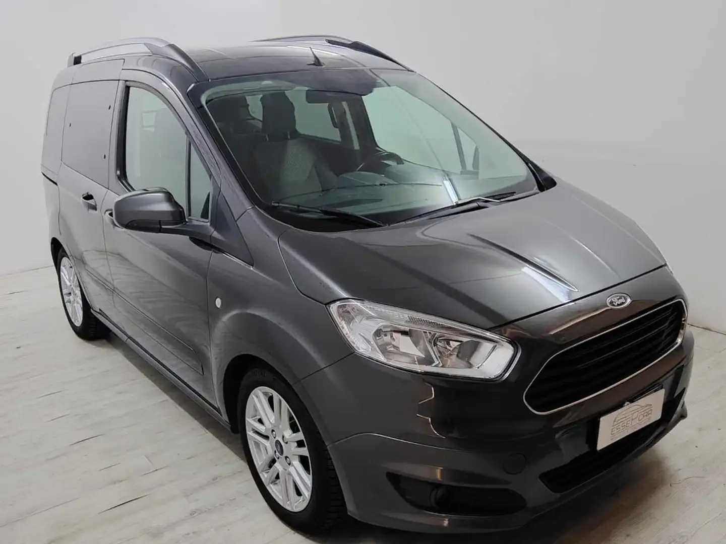 Ford Tourneo Courier 1.5 TDCI 95 CV Plus Gris - 2