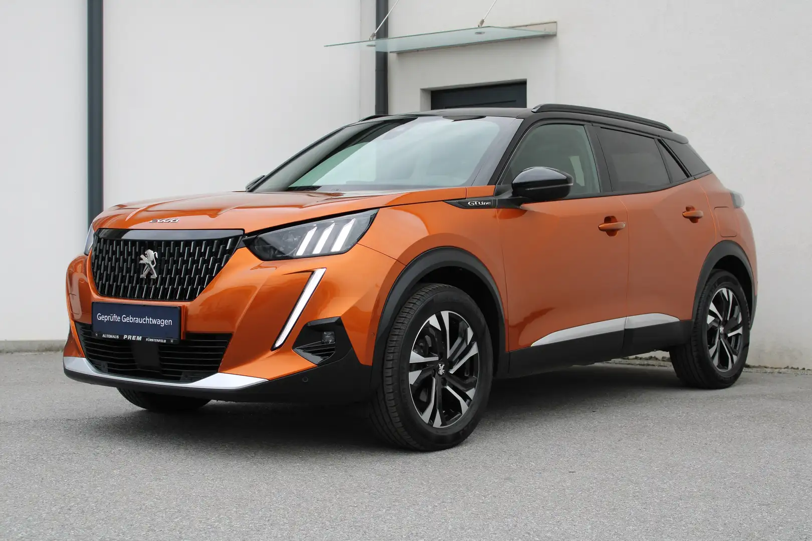 Peugeot 2008 PureTech 130 S&S GT Line mit vielen Extras! Orange - 2