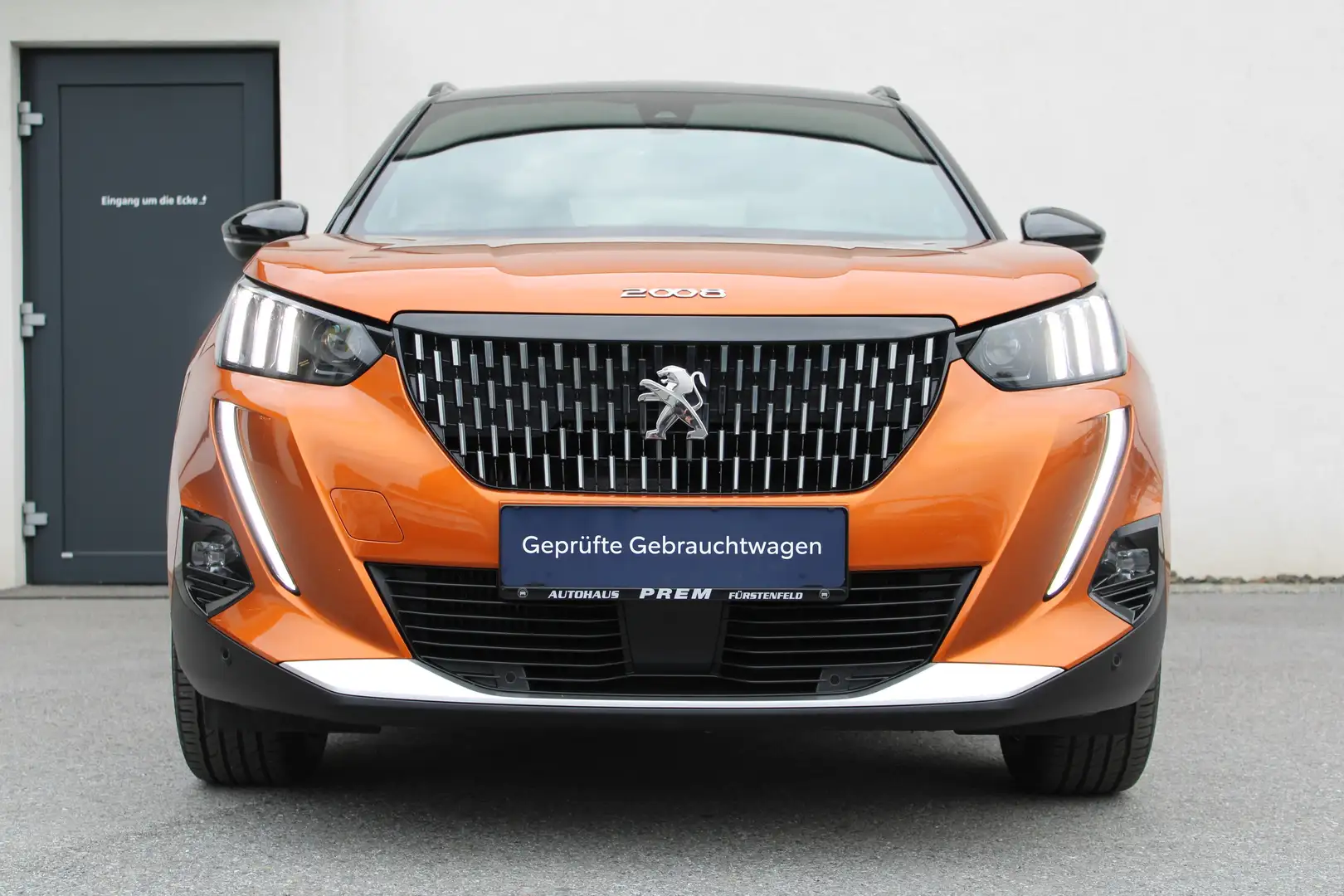 Peugeot 2008 PureTech 130 S&S GT Line mit vielen Extras! Orange - 1