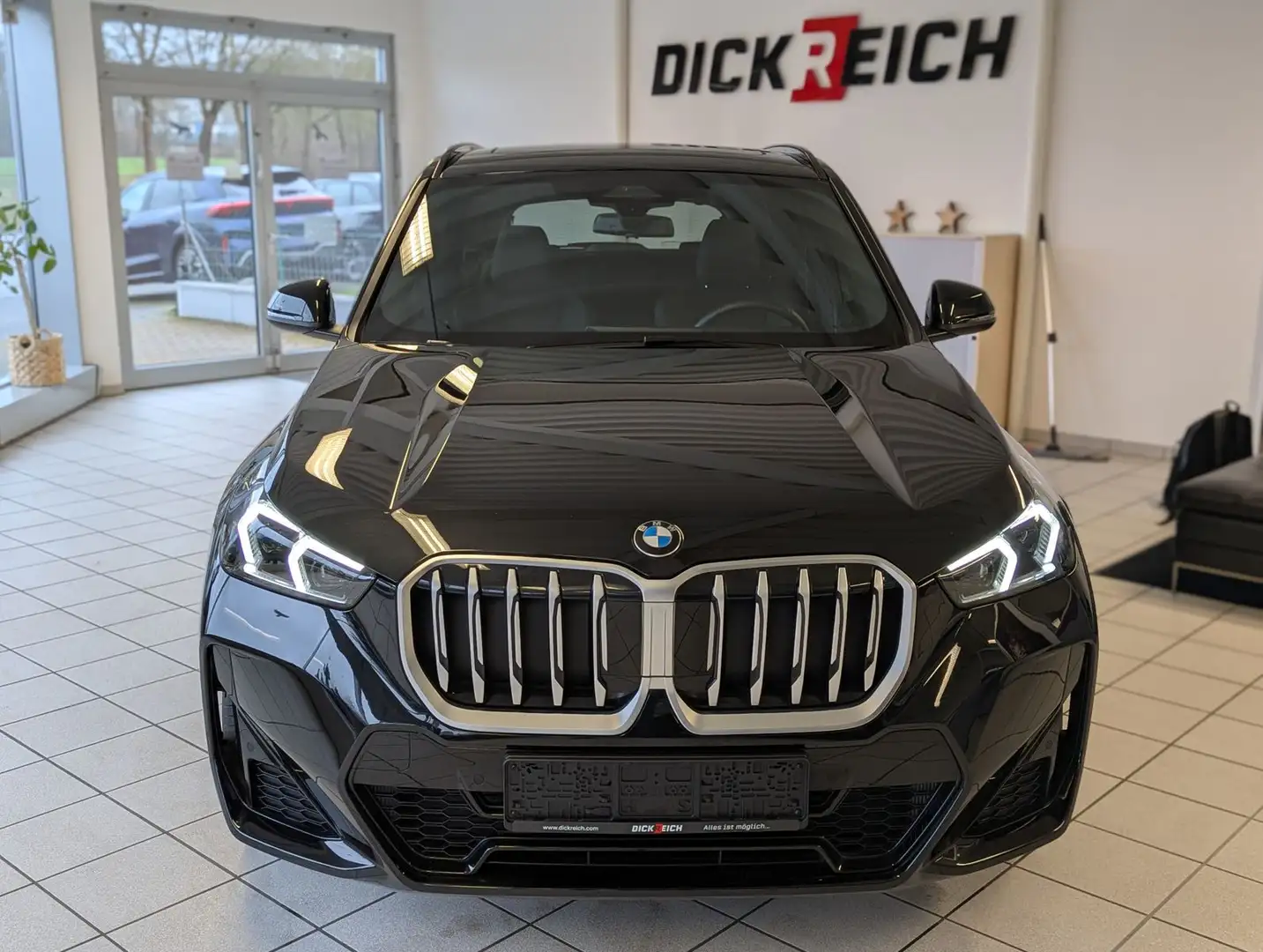 BMW X1 18 d M-Sport Pano Premium-Travel-Paket AHK Schwarz - 2