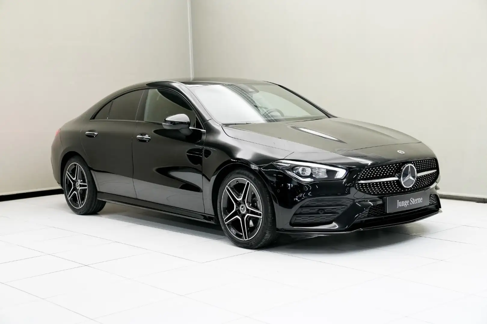 Mercedes-Benz CLA 180 Coupé Night Sport KAM SpurH KlimaA LED Schwarz - 2