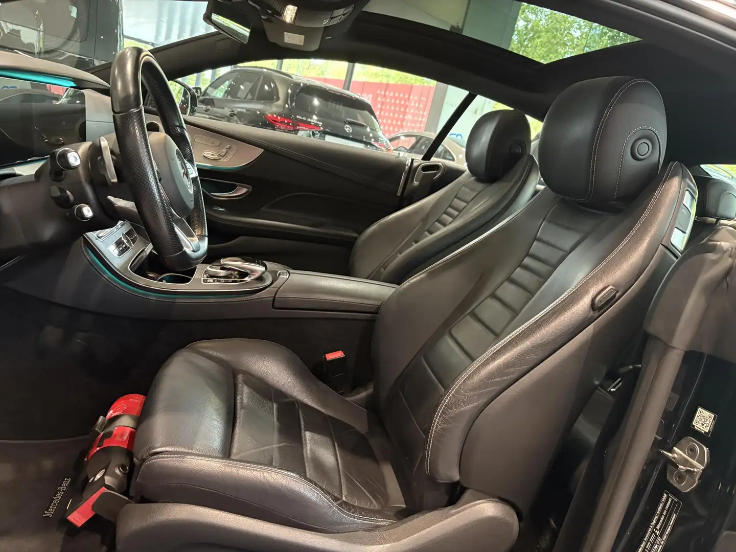 Mercedes-Benz E 200 Coupé E 200 Noir - 2