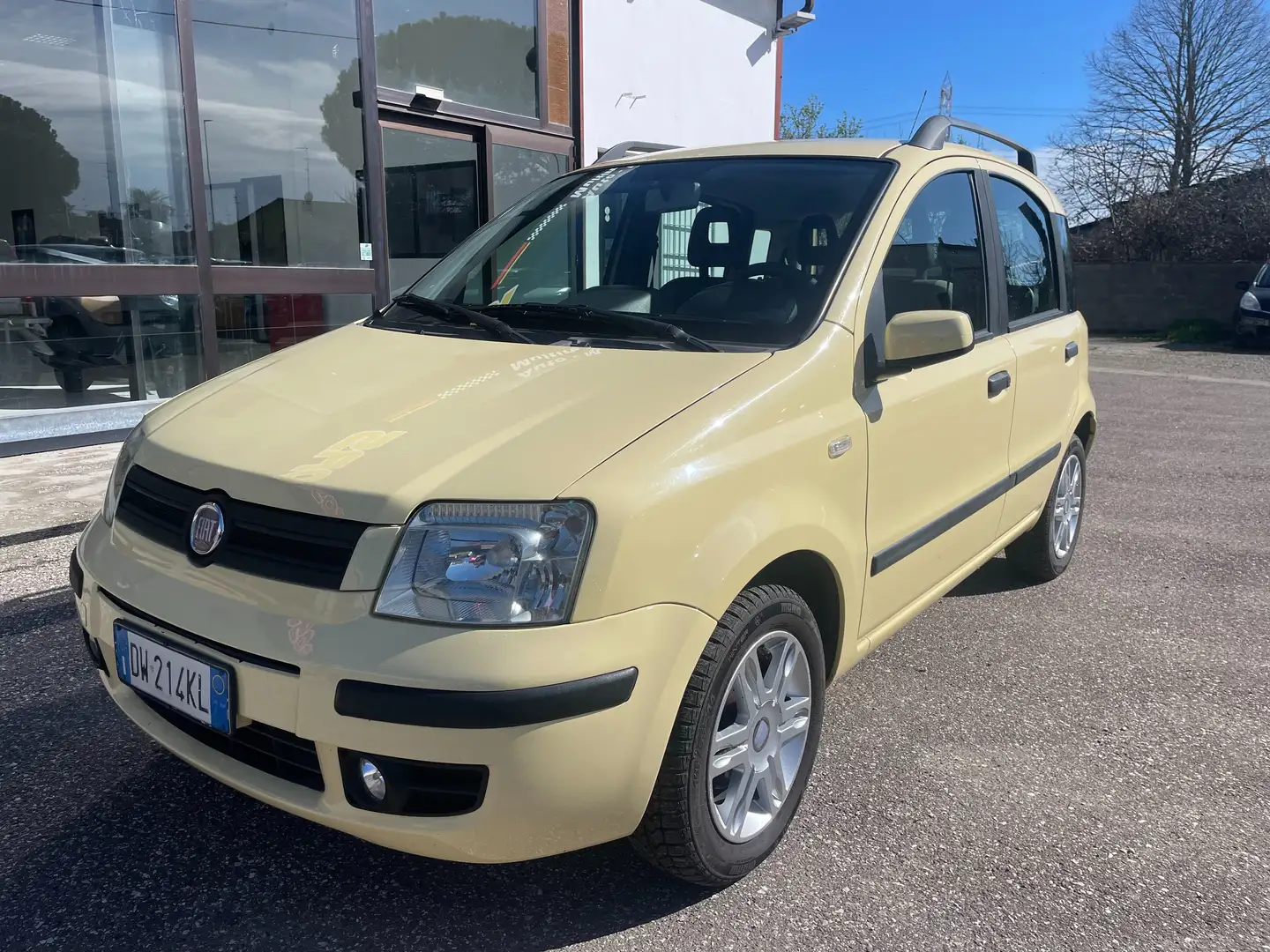 Fiat Panda Panda 1.2 dualogic Dynamic ANCHE NEOPATENTATI Giallo - 1