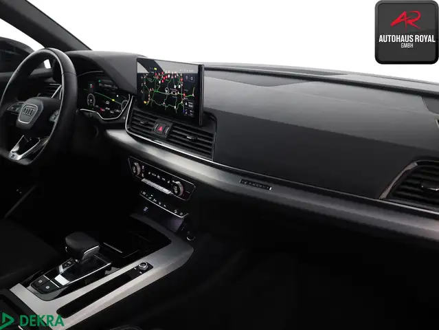 Audi Q5 view 10