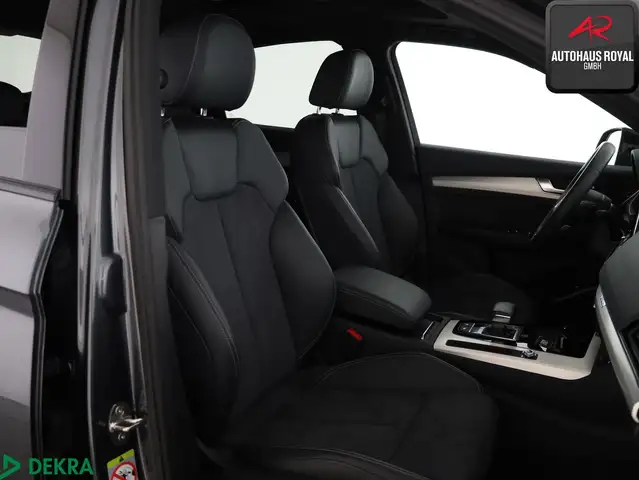 Audi Q5 view 11